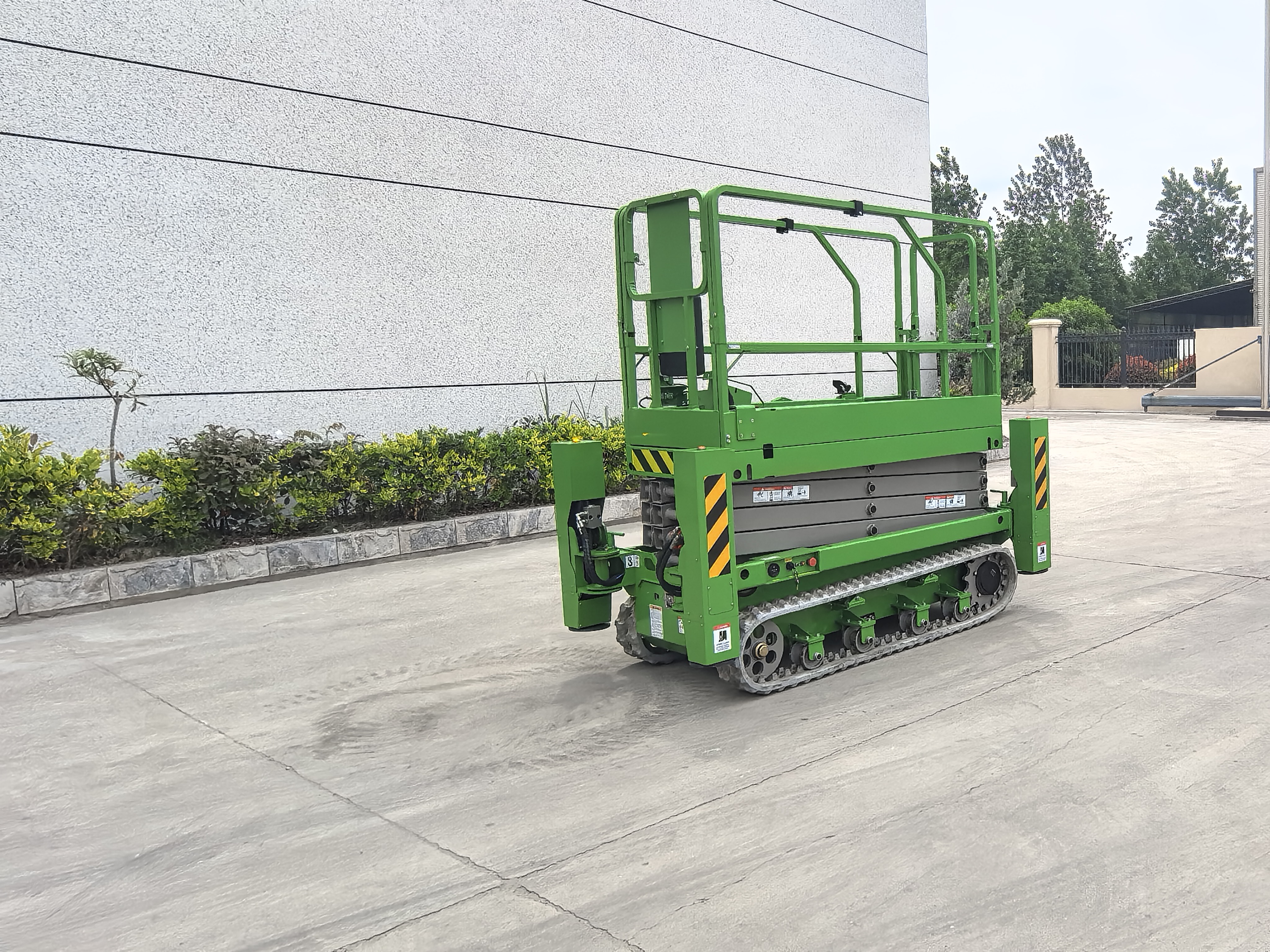 Crawler Scissor Lift CL-14