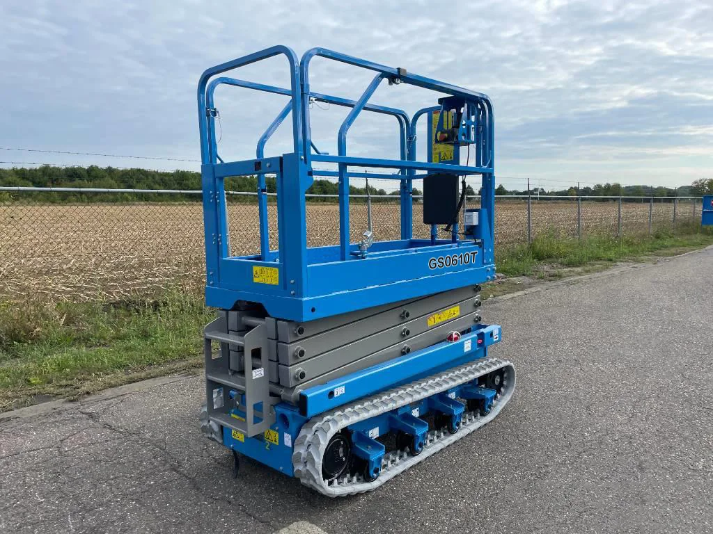 Crawler Scissor Lifts