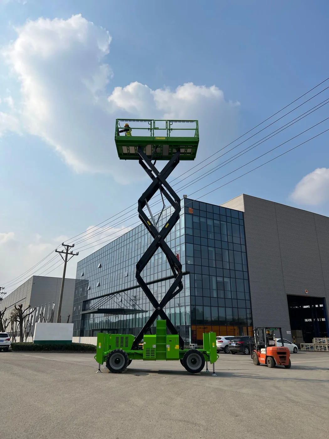 Rough Terrain Scissor Lifts