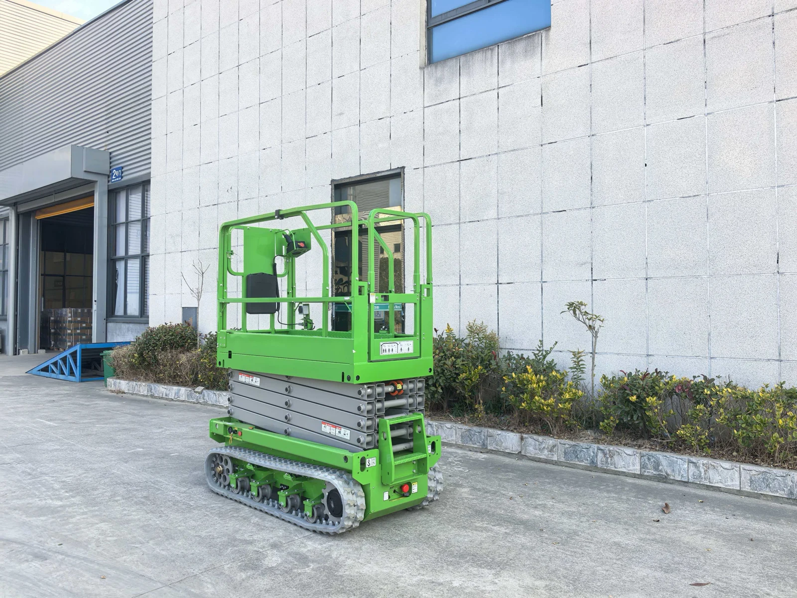 Crawler Scissor Lift GS0610T main view