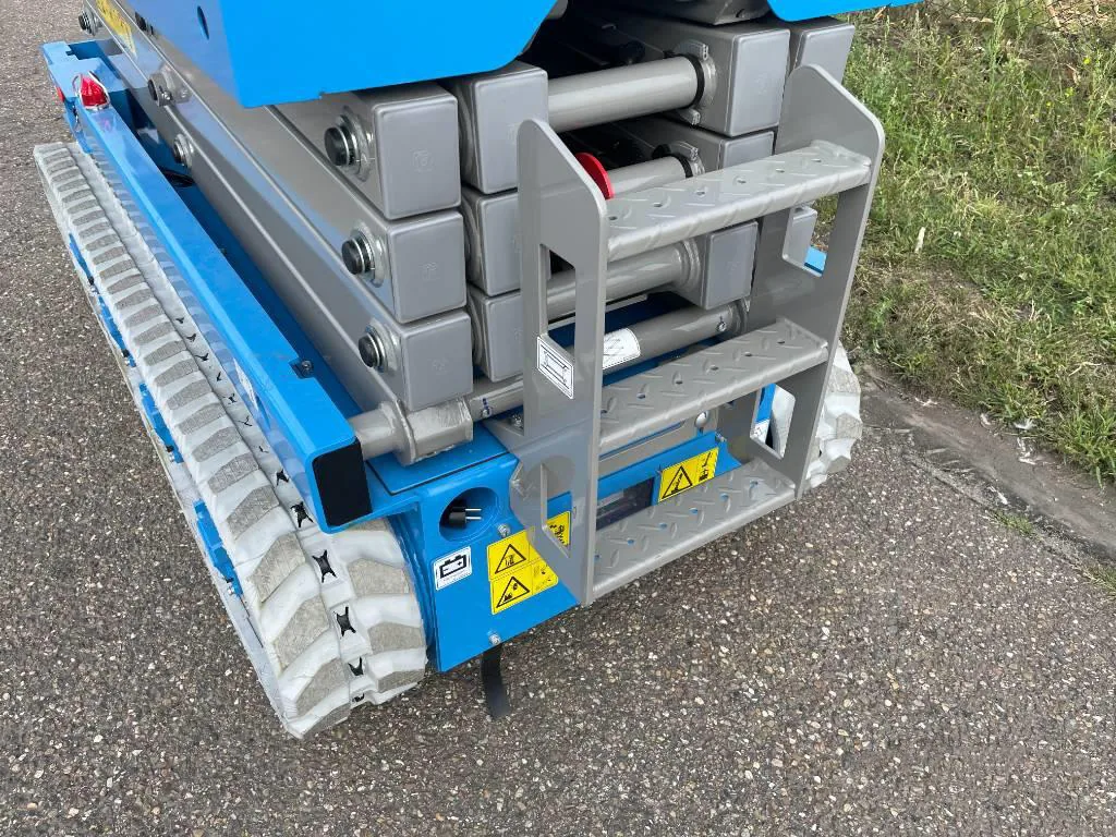 Applications of GS1012TL Crawler Scissor Lift
