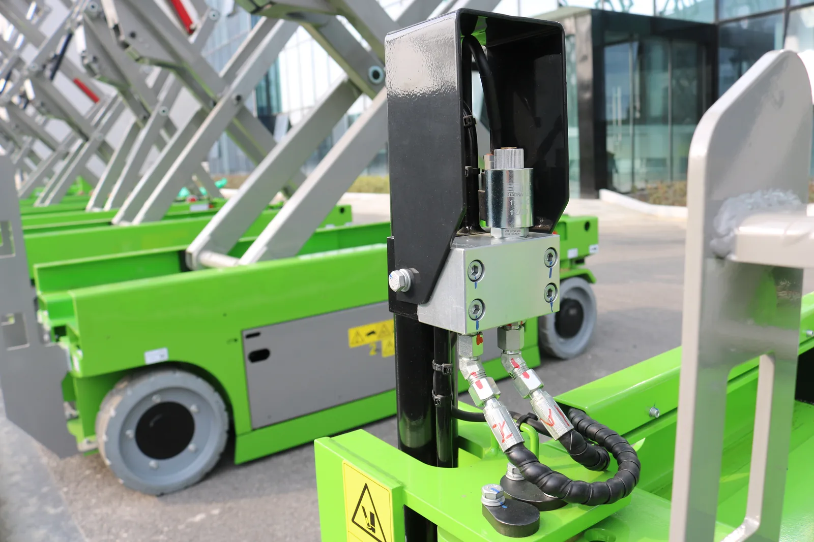 Self-Propelled Scissor Lift GS1212 main view